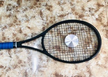 dụng cụ tennis chính hãng